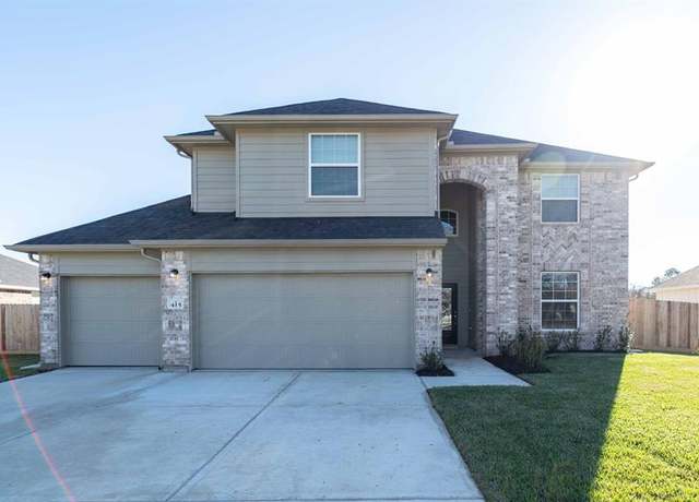 Property at 415 S Amherst Dr, West Columbia, TX 77486, 4 beds, 3.5 baths