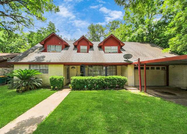 Property at 1013 Stevens Ave, Conroe, TX 77301, 4 beds, 2 baths