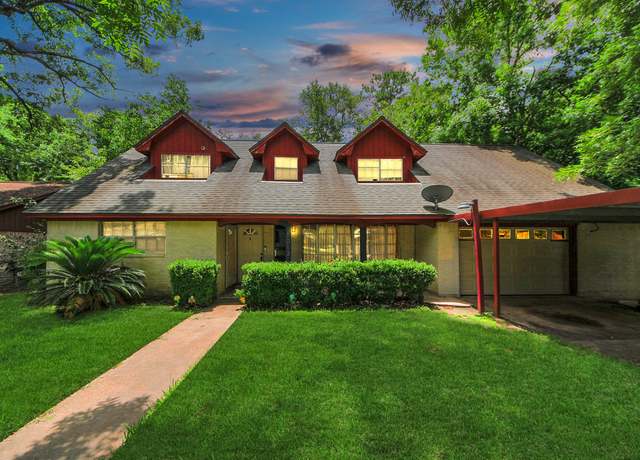 Property at 1013 Stevens Ave, Conroe, TX 77301, 4 beds, 2 baths