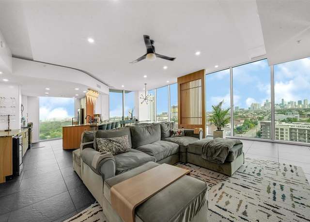 Property at 5925 Almeda Rd #11317, Houston, TX 77004, 2 beds, 2.5 baths