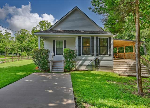 Property at 511 Pecan, Brenham, TX 77833, 3 beds, 2 baths