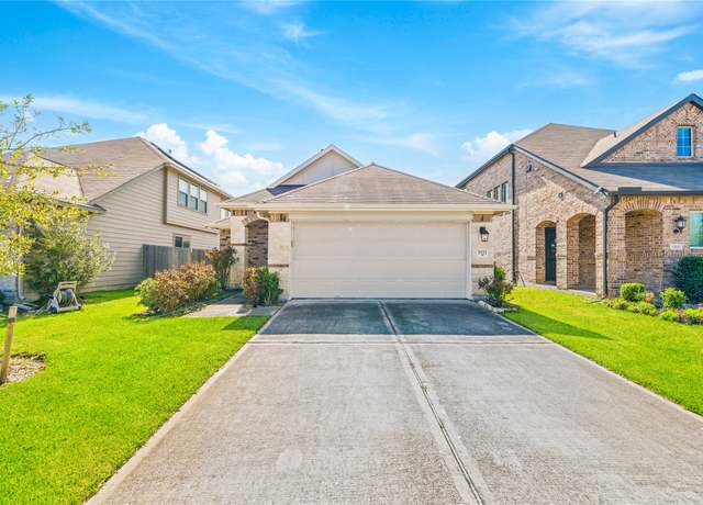 Property at 5111 Azalea Trace Dr, Houston, TX 77066, 3 beds, 2 baths