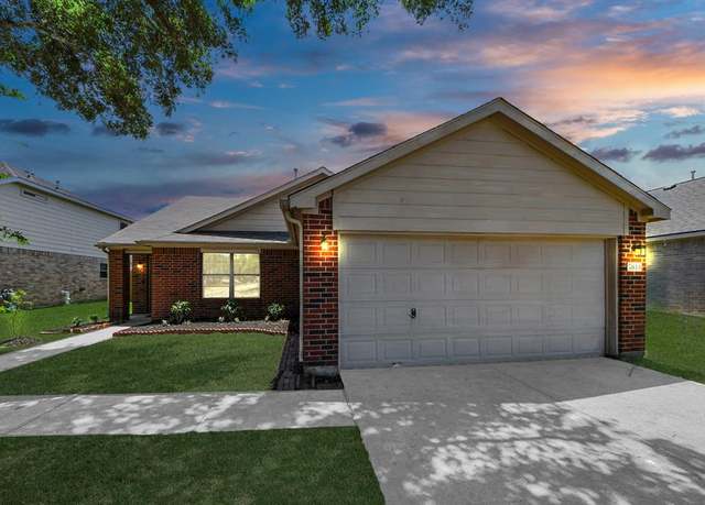 Property at 5818 Taylan Ln, Rosenberg, TX 77471, 4 beds, 2 baths