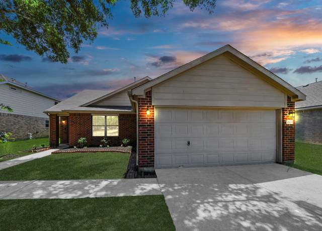 Property at 5818 Taylan Ln, Rosenberg, TX 77471, 4 beds, 2 baths