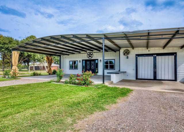 Property at 11234 N Loop Rd, Brenham, TX 77833, 3 beds, 3.5 baths