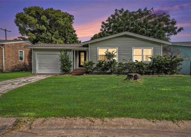 Property at 116 Whiting St, Galveston, TX 77550, 4 beds, 2 baths