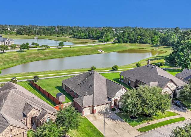 Property at 10718 Winding Green Dr, Humble, TX 77338, 4 beds, 2.5 baths