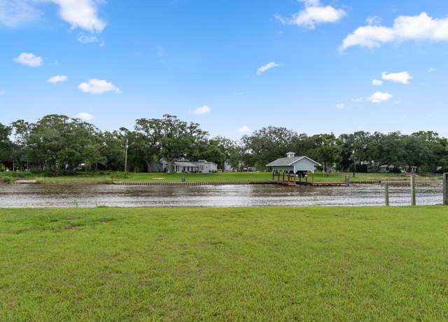 Property at 7 County Road 291 Rd, Sargent, TX 77414