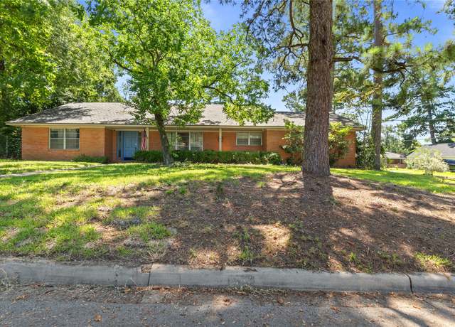 Property at 2115 Avenue O, Huntsville, TX 77340, 3 beds, 2 baths