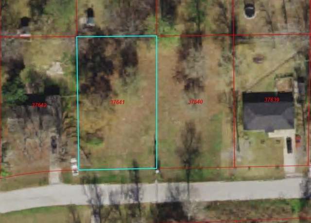 Property at 130 Town And Country Dr, Huntsville, TX 77320