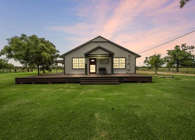 Property at 1911 County Road 159, Alvin, TX 77511, 3 beds, 2 baths