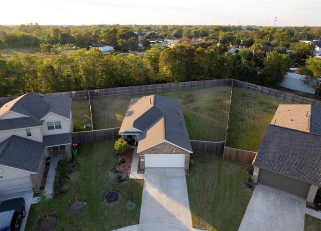 Property at 5002 Hurston Park Trl, Rosharon, TX 77545, 3 beds, 2 baths