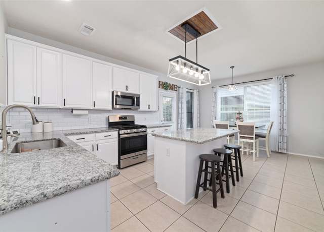 Property at 18914 Woodglen Shadows Dr, Humble, TX 77346, 4 beds, 2.5 baths