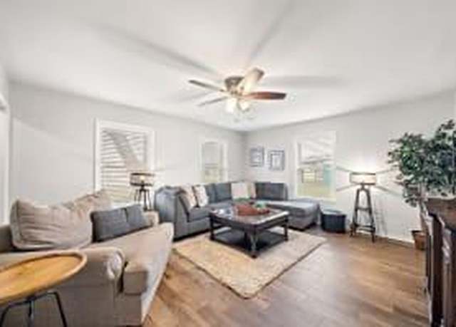Property at 702 S 2nd St, La Porte, TX 77571, 2 beds, 1.5 baths