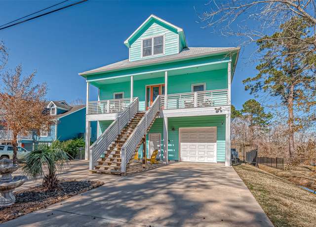 Property at 915 N Hunting Tower Run, Conroe, TX 77316, 4 beds, 4.5 baths
