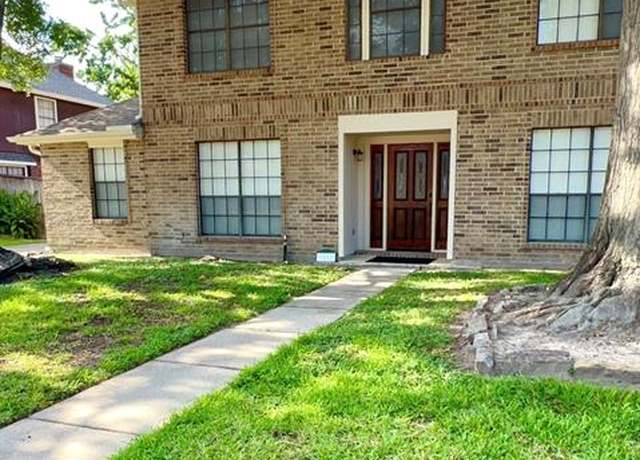 Property at 9827 Westminster Dr, Humble, TX 77338, 4 beds, 2.5 baths