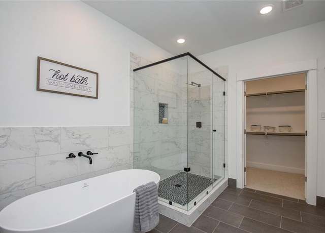 Property at 5814 Highland Sky Ln, Houston, TX 77091, 3 beds, 2.5 baths