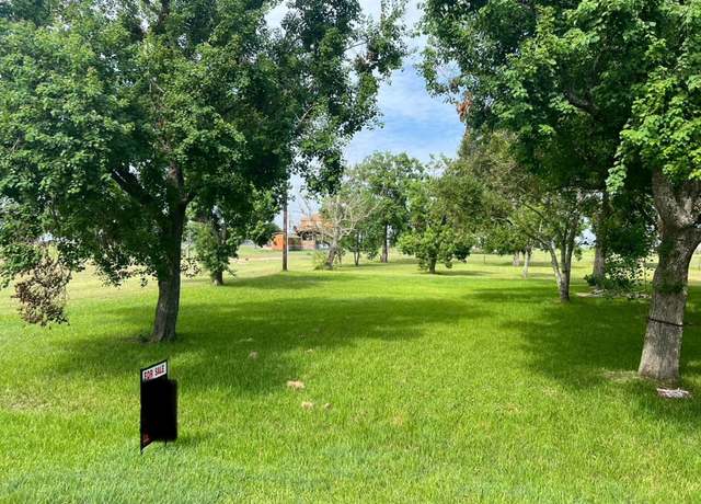 Property at 314 Jackson Dr, Anahuac, TX 77514