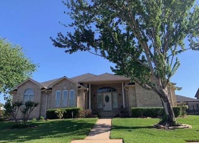 Property at 13642 Lakeside Place Dr, Willis, TX 77318, 3 beds, 2.5 baths