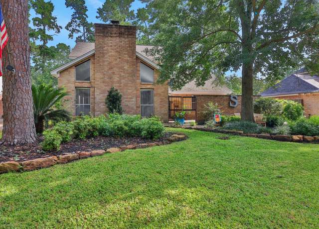 Property at 2015 Riverlawn Dr, Houston, TX 77339, 3 beds, 2.5 baths