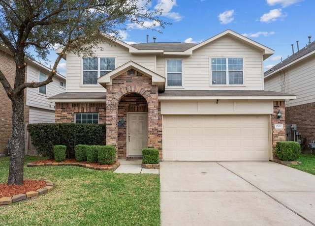 Property at 17418 Stonebelt Dr, Houston, TX 77073, 4 beds, 2.5 baths