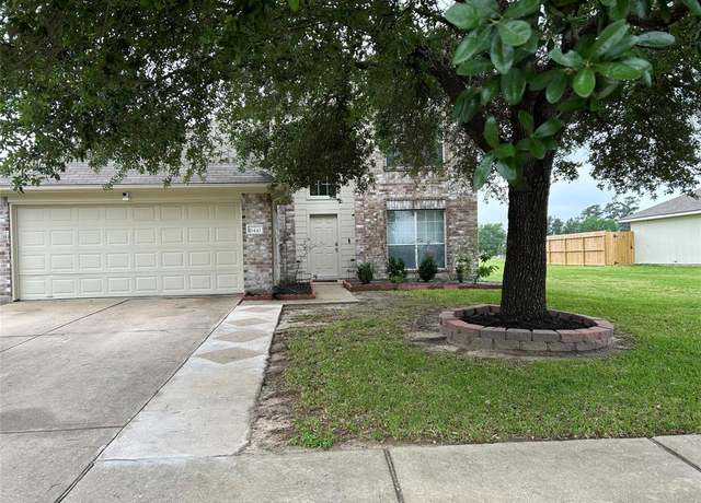 Property at 10443 Iris Lake Ct, Houston, TX 77070, 4 beds, 2.5 baths