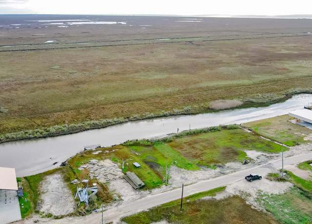 Property at 1528 Mabry, Gilchrist, TX 77617