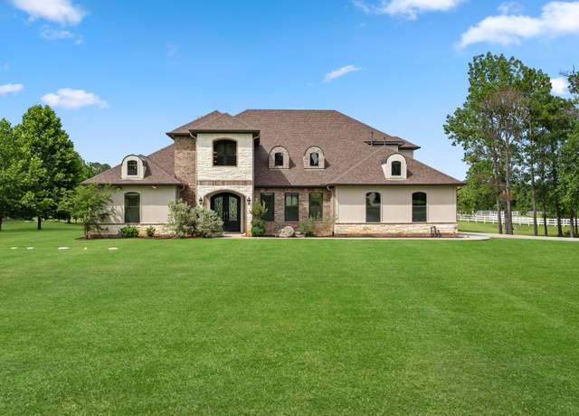 Property at 11815 Parkside Blvd, Montgomery, TX 77356, 4 beds, 3.5 baths