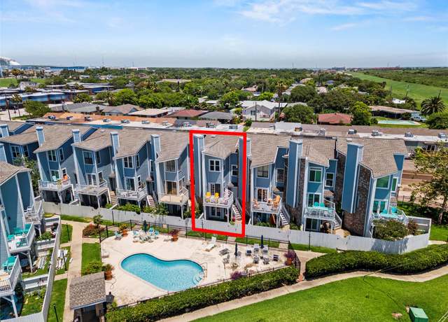 Property at 224 Seawall Blvd, Galveston, TX 77550, 2 beds, 2.5 baths