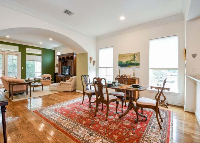 Property at 9127 Harbor Hills Dr, Houston, TX 77054, 3 beds, 3.5 baths