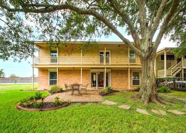 Property at 89 Bayou Ln, Kemah, TX 77565, 3 beds, 2.5 baths