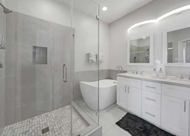 Property at 6617 Del Rio St Unit D, Houston, TX 77021, 3 beds, 3.5 baths