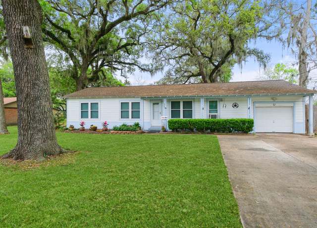 Property at 907 Avenue A, Sweeny, TX 77480, 3 beds, 1.5 baths