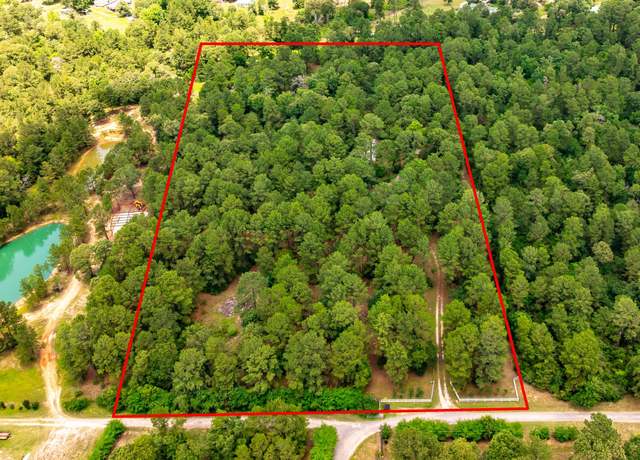 Property at 5425 Rockin L Ln, Navasota, TX 77868, 4 beds, 2 baths