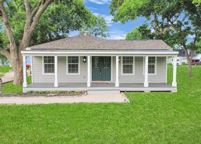 Property at 5915 Guyler St, Wallis, TX 77485, 3 beds, 2 baths