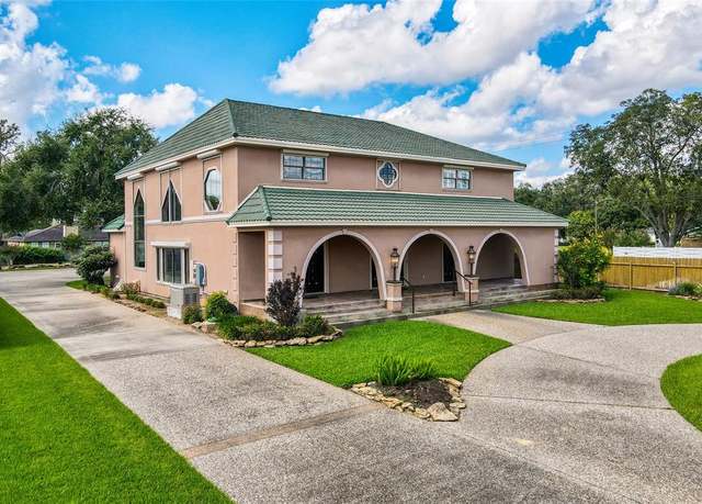 Property at 1802 Kelving Way Ct, Wharton, TX 77488, 3 beds, 2.5 baths