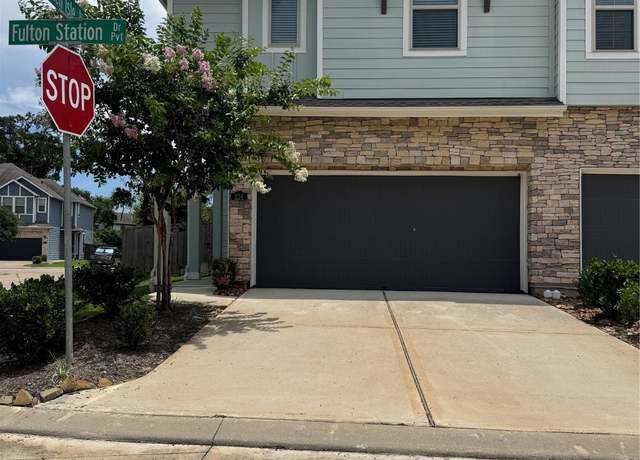 Property at 214 Fulton Station Dr, Houston, TX 77009, 3 beds, 2.5 baths