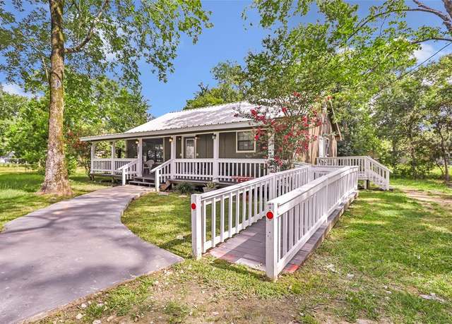 Property at 21275 Dallas St, New Caney, TX 77357, 2 beds, 1 bath