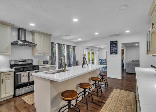 Property at 1710 Hill Top Ln, Houston, TX 77339, 4 beds, 2.5 baths