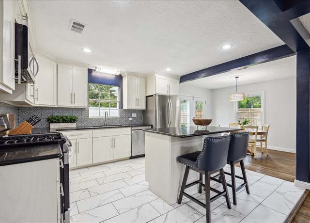 Property at 9925 Warwana Rd, Houston, TX 77080, 4 beds, 3 baths