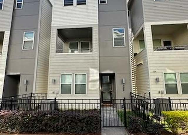 Property at 2711 Clinton Dr, Houston, TX 77020, 3 beds, 3.5 baths