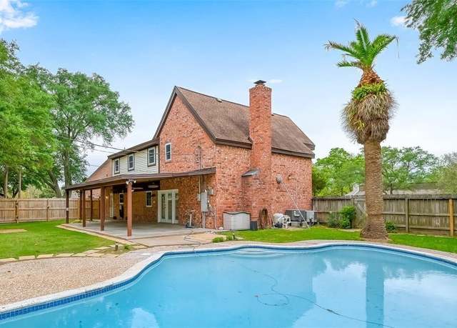 Property at 8515 Twelve Oaks Dr, Texas City, TX 77591, 5 beds, 3.5 baths