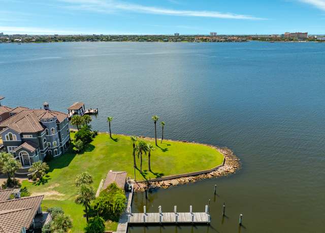 Property at 1019 Palm Cove Ct, Galveston, TX 77554