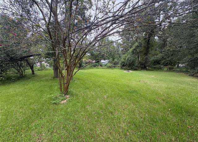 Property at 201 Commodore Dr, Livingston, TX 77351