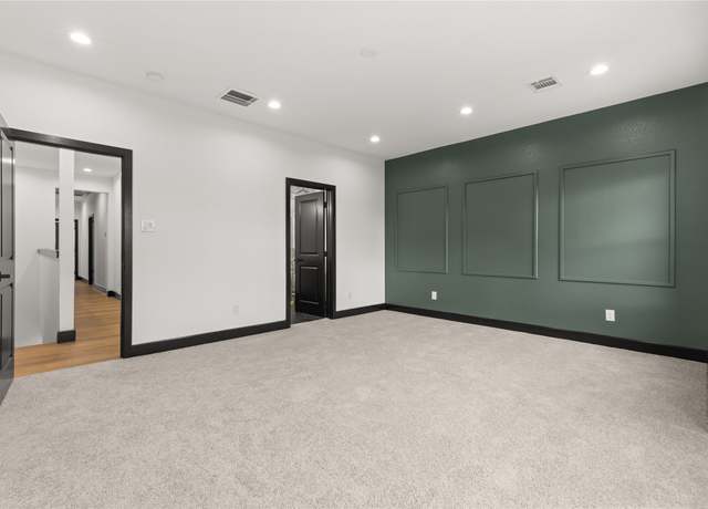 Property at 4439 Gunter St, Houston, TX 77020, 3 beds, 2.5 baths