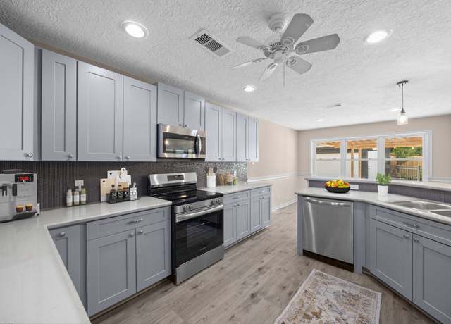 Property at 1503 Seagate Ln, Houston, TX 77062, 4 beds, 2 baths