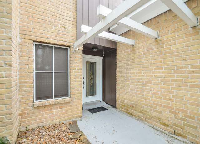 Property at 7211 Foxside Ln, Humble, TX 77338, 3 beds, 2 baths
