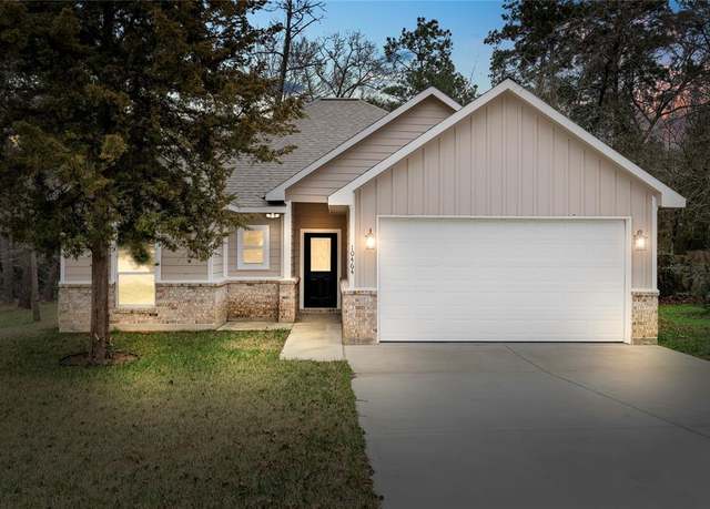 Property at 10464 Royal Adrian Dr, Conroe, TX 77303, 3 beds, 2 baths