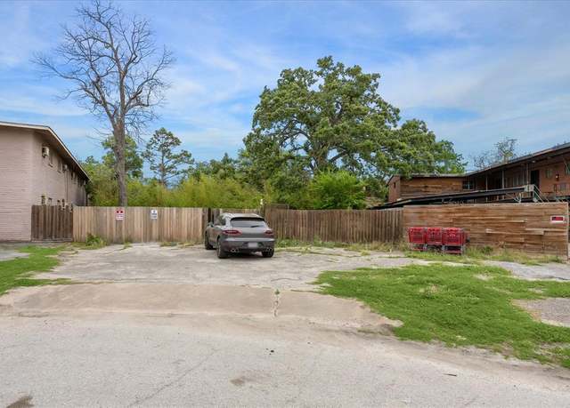 Property at 6 Briar Dale Ct, Houston, TX 77027