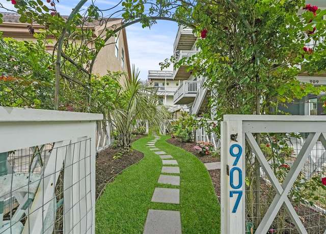Property at 907 Winnie St, Galveston, TX 77550, 2 beds, 2.5 baths